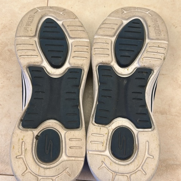 Skechers navy arch fit slip on shoes - Picture 7 of 7